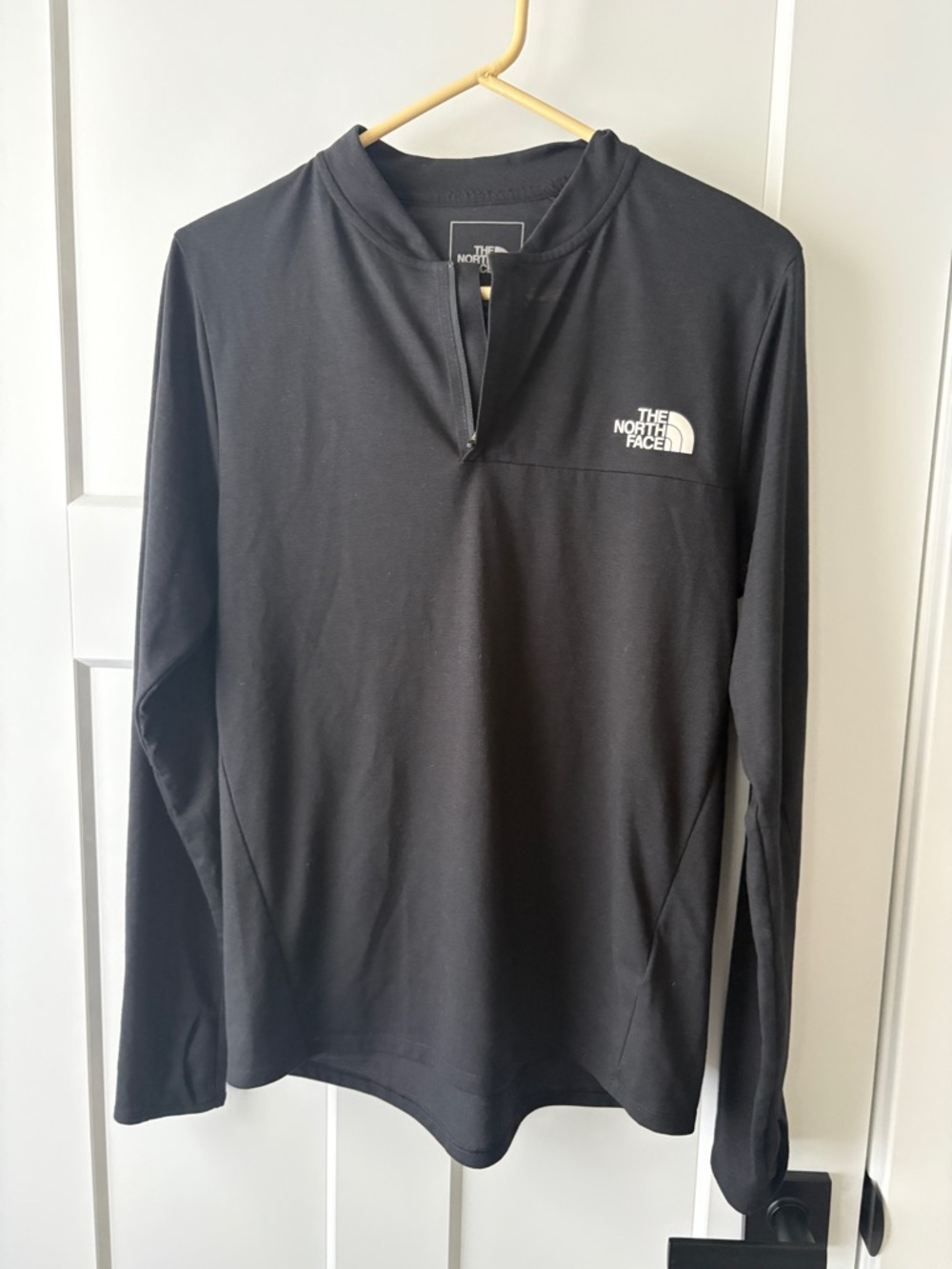The North Face lightweight black long sleeve quarter zip shirt Men’s Small